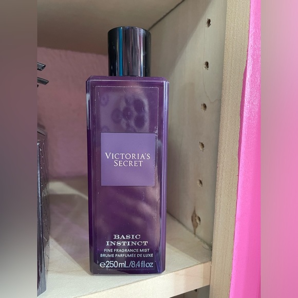 Basic instinct - Picture 1 of 1